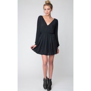 Brandy Melville Kassi V-Neck Long Sleeve Dress